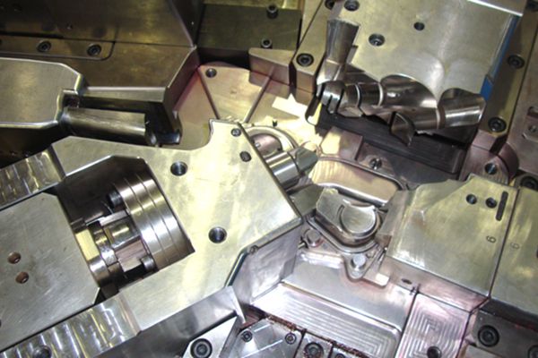 Apa itu Injeksi Molding?
